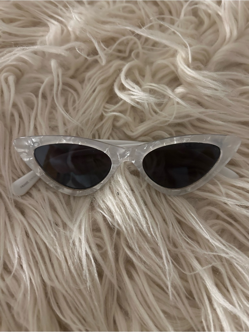 Pearlescent White Cat Eye Sunglasses - Fashion Women’s Shades